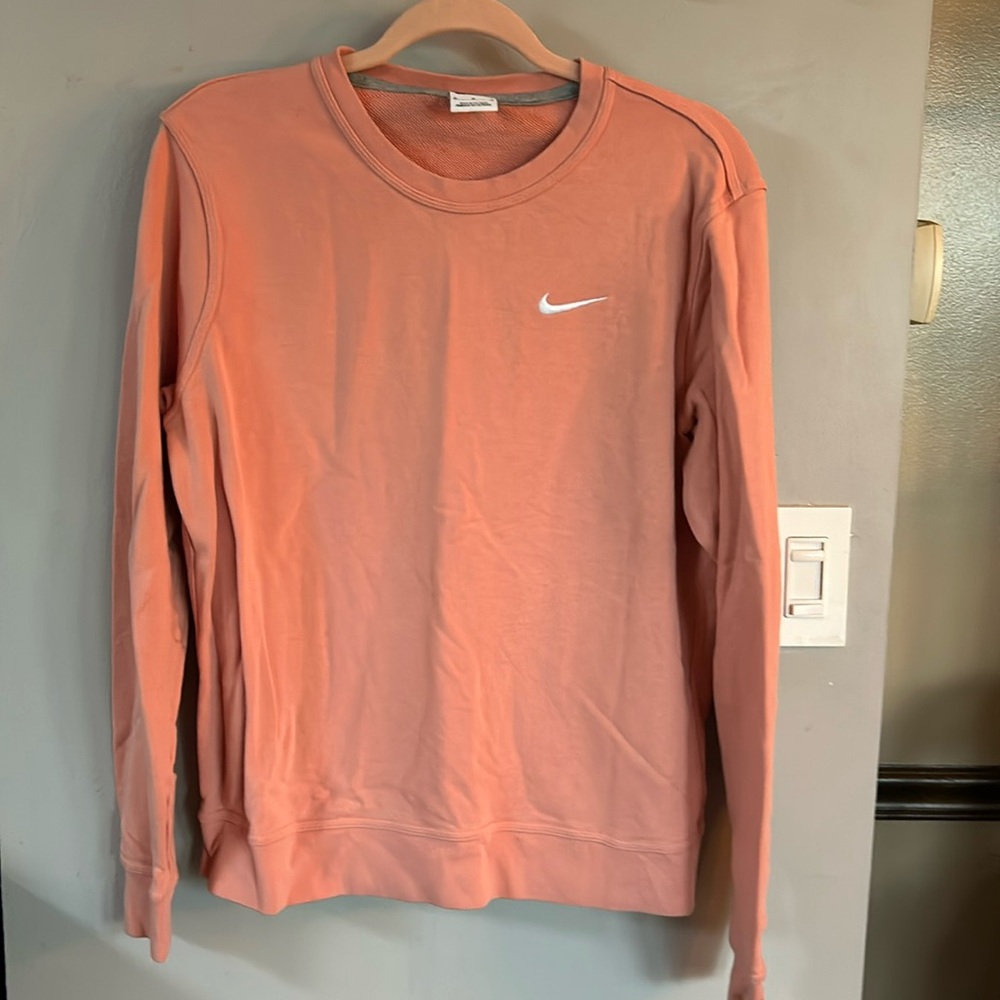 Nike Men’s Crewneck Size M. Salmon color